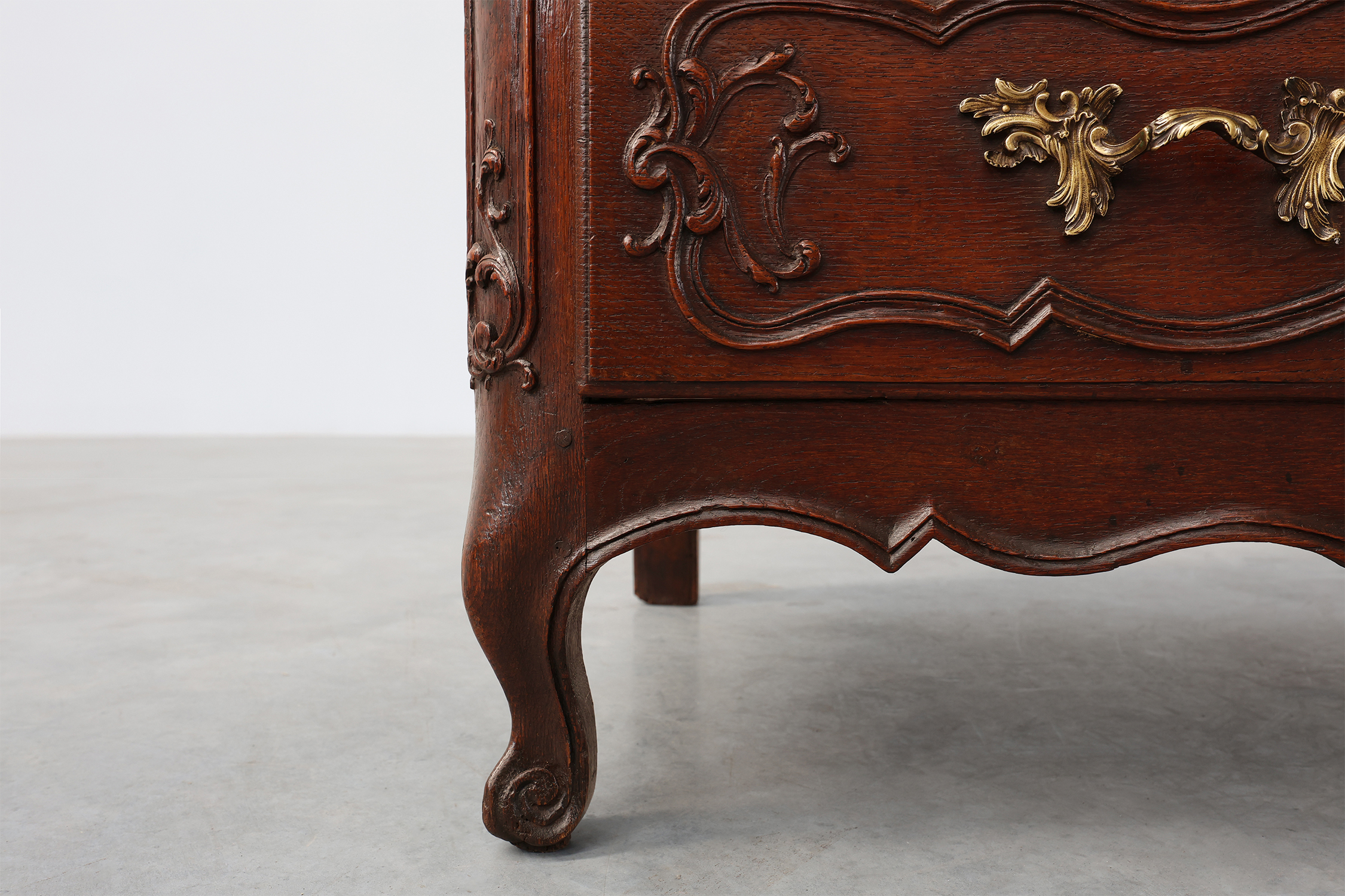 French 18th Century hand crafted oak chest of drawers in Louis XV stylethumbnail